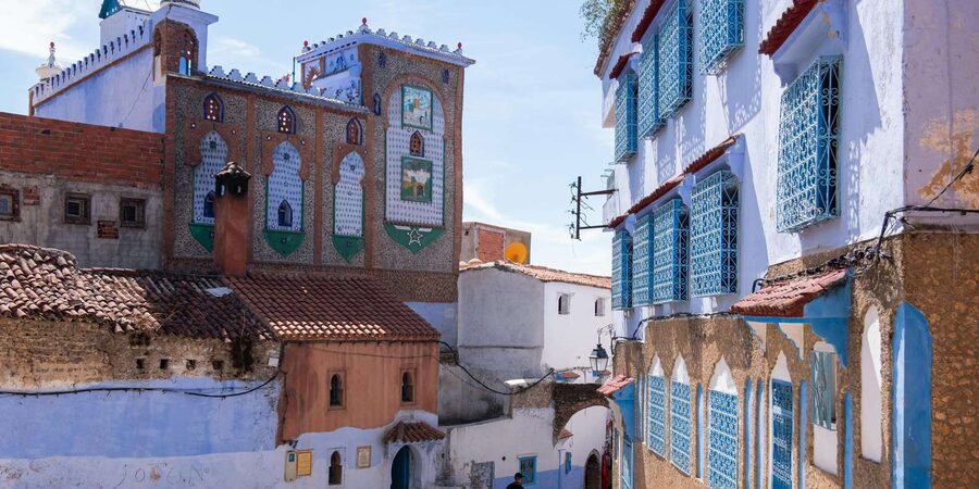 Tangier: Guided Day Trip to Chefchaouen - Lunch in Chefchaouen, at your own cost