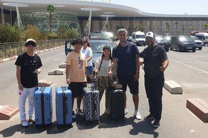 Taxi Airport marrakech vip - A private Toyota 4x4 for up to six people