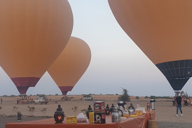 Top vip one hour private flight royal breakfast on board - Breakfast beneath a Berber tent