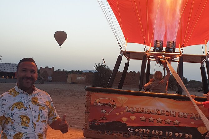 Top vip one hour private flight royal breakfast on board - A camel ride in the palm grove