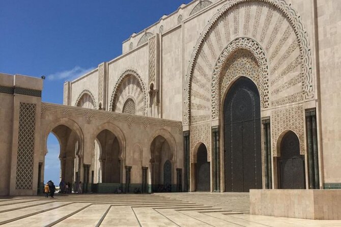 Tour of Casablanca from cruise or hotels, guided tour. - Rick’s Café: a quick film stop