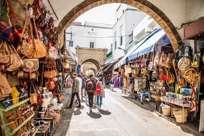 tour of marrakech-medina, souks, secret gardens,Madrassa& stories - Entering the Medina and finding the real souks