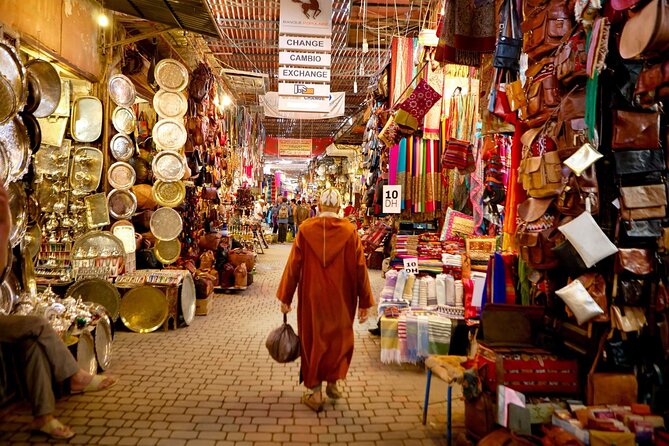 VIP shopping tour in the local souks of Marrakech - Mint tea and the human pace of the visit